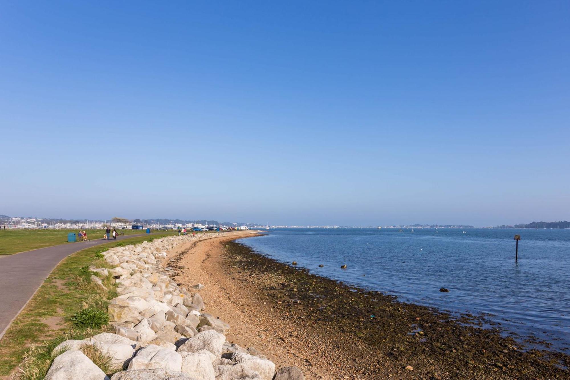 Trade Winds Villa Poole Dış mekan fotoğraf