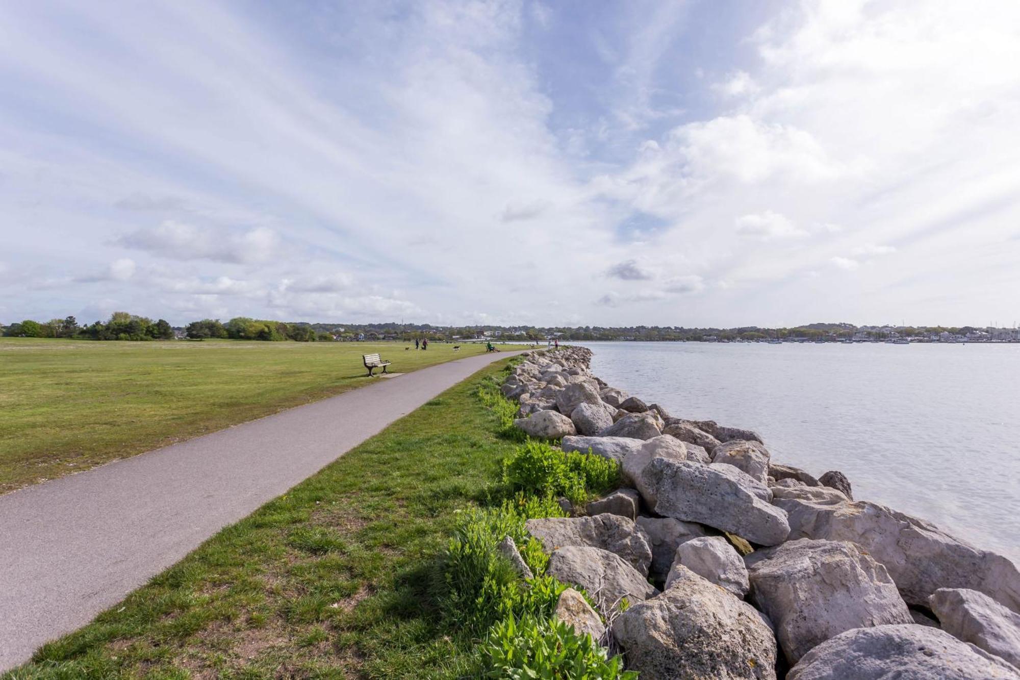 Trade Winds Villa Poole Dış mekan fotoğraf
