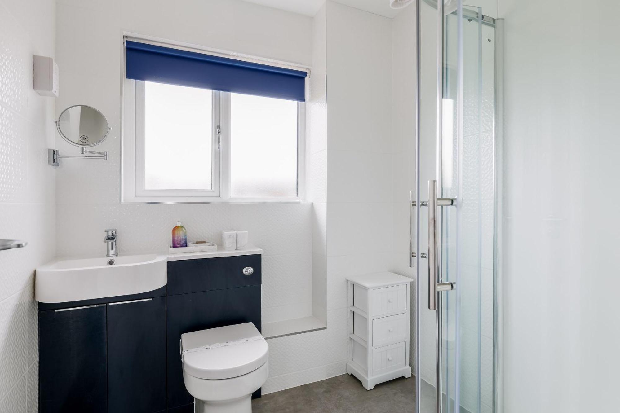 Trade Winds Villa Poole Dış mekan fotoğraf