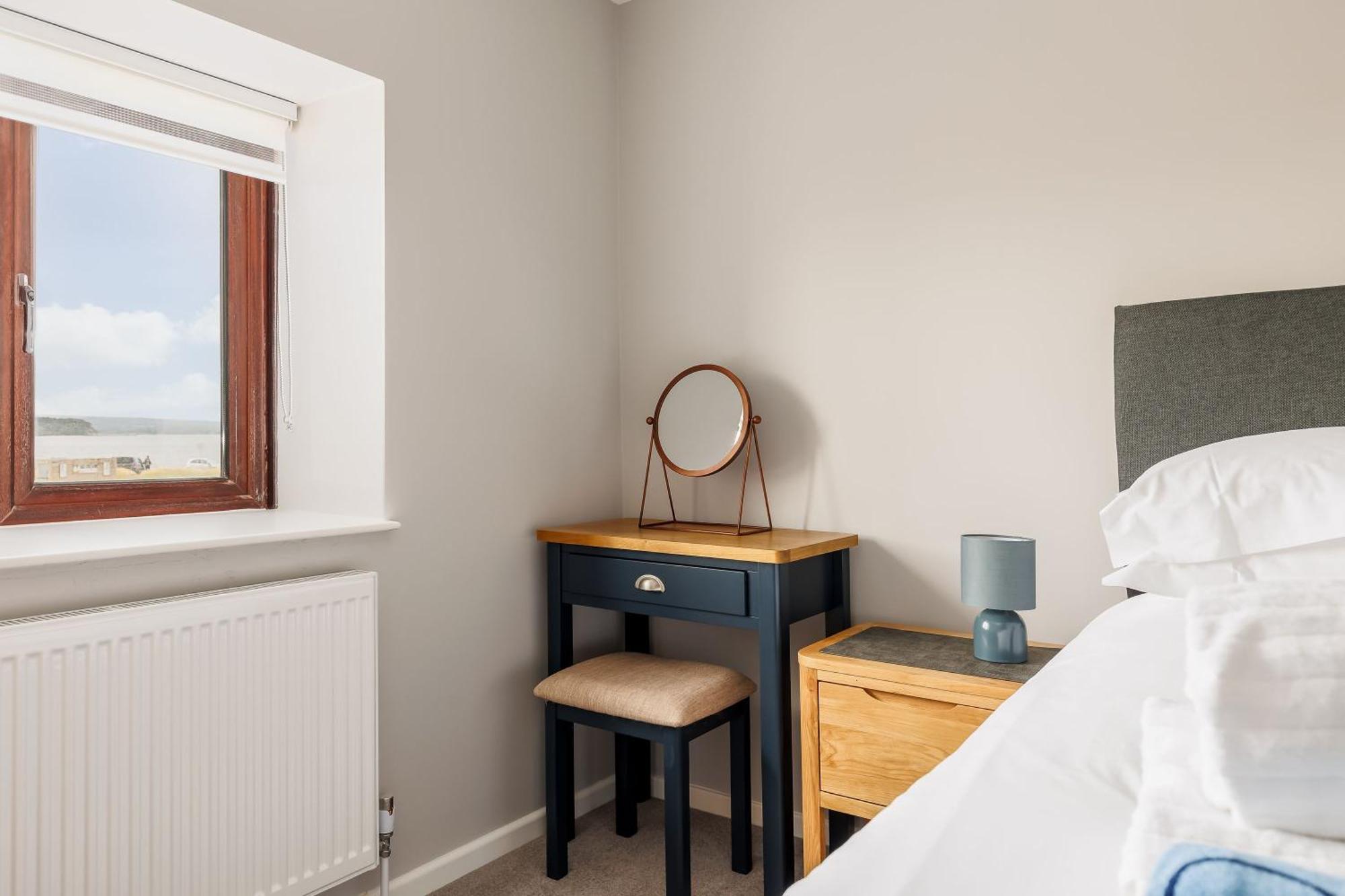 Trade Winds Villa Poole Dış mekan fotoğraf
