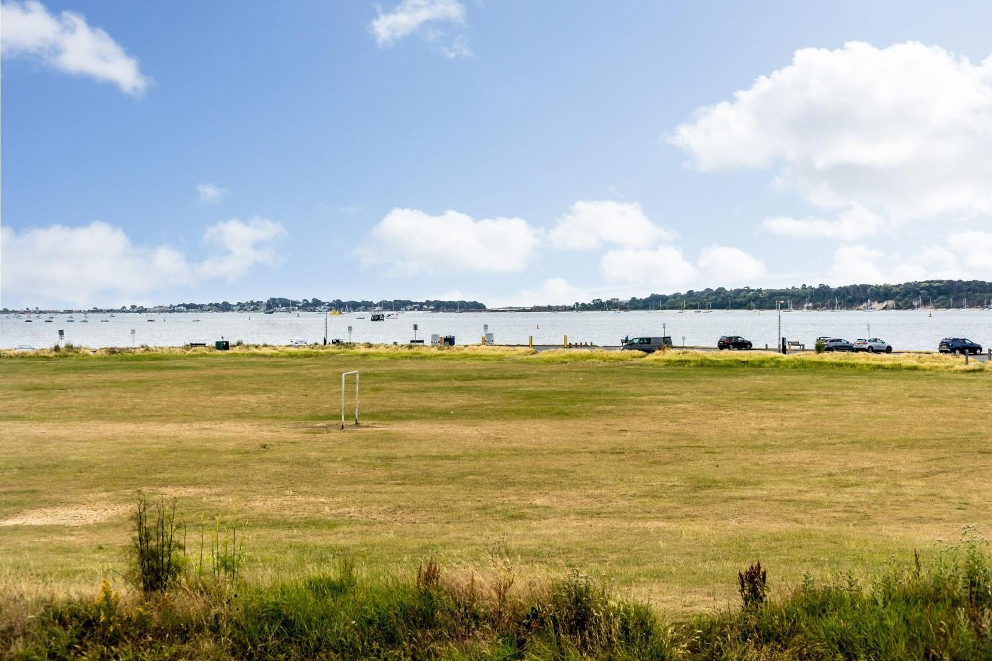 Trade Winds Villa Poole Dış mekan fotoğraf