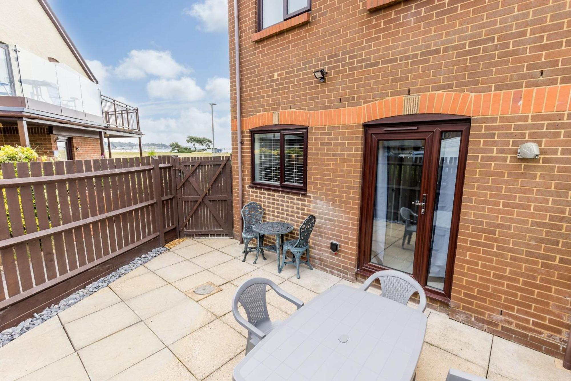 Trade Winds Villa Poole Dış mekan fotoğraf